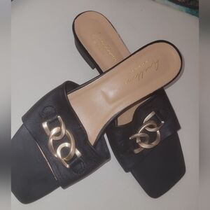 NWT Avellini Made in Italy Black Leather Sandal with Gold Metal Chain Size 8